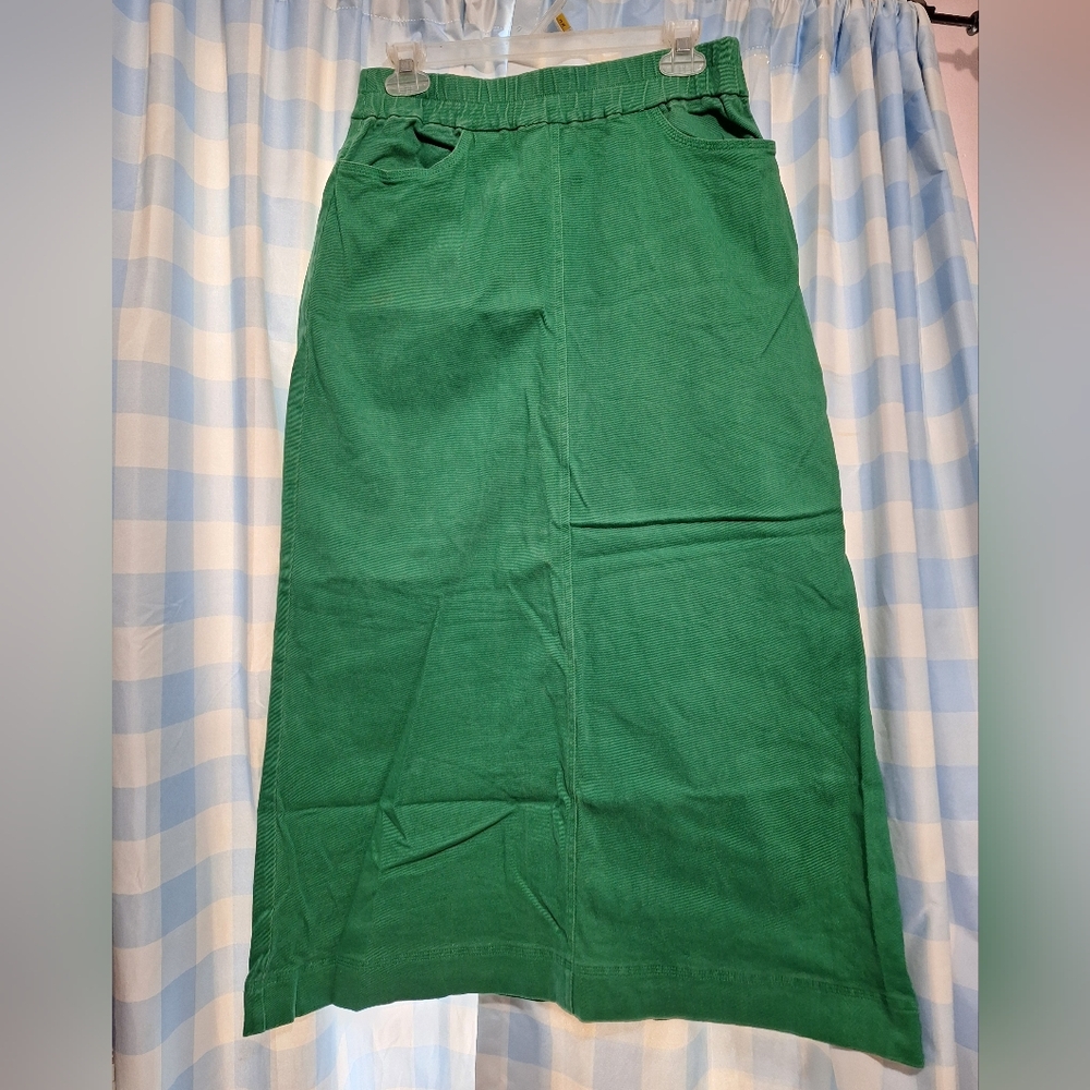 New Creation Women's Green Skirt